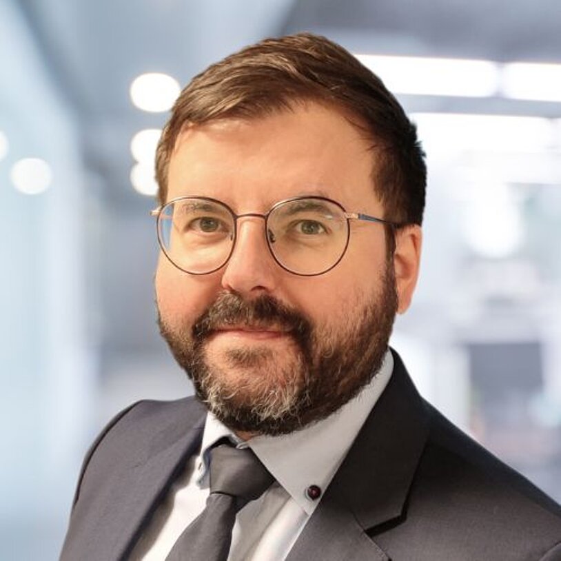 Portrait von Prof. Dr. Florian  Winter