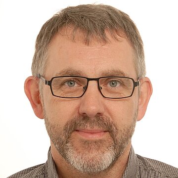 Portrait von Prof. Dr. Werner  Aeschbach