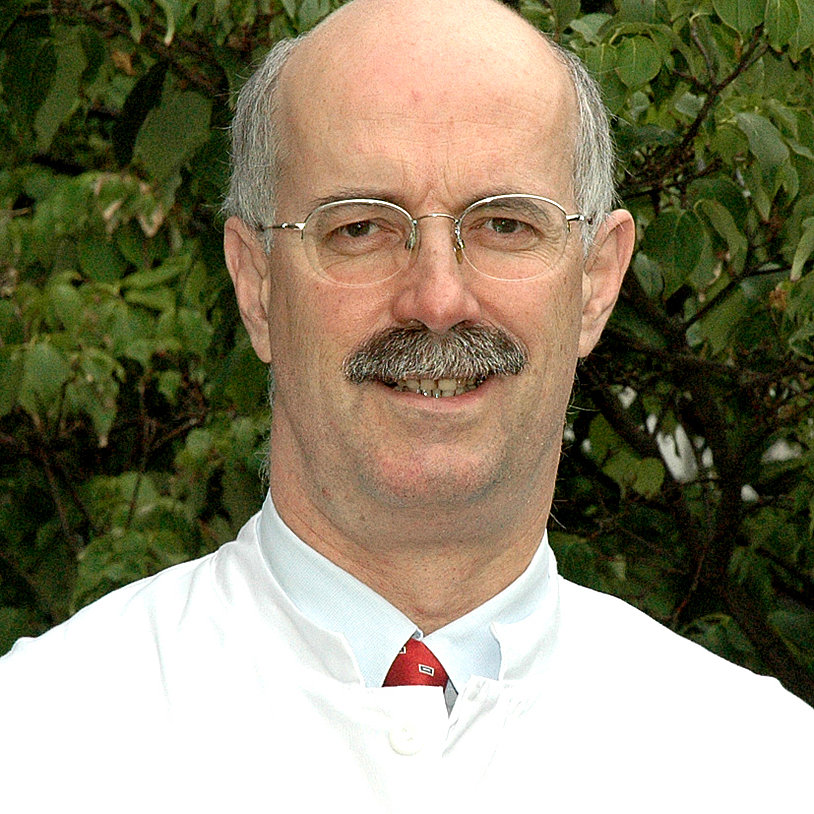 Portrait von Prof. Dr. Arnold Ganser