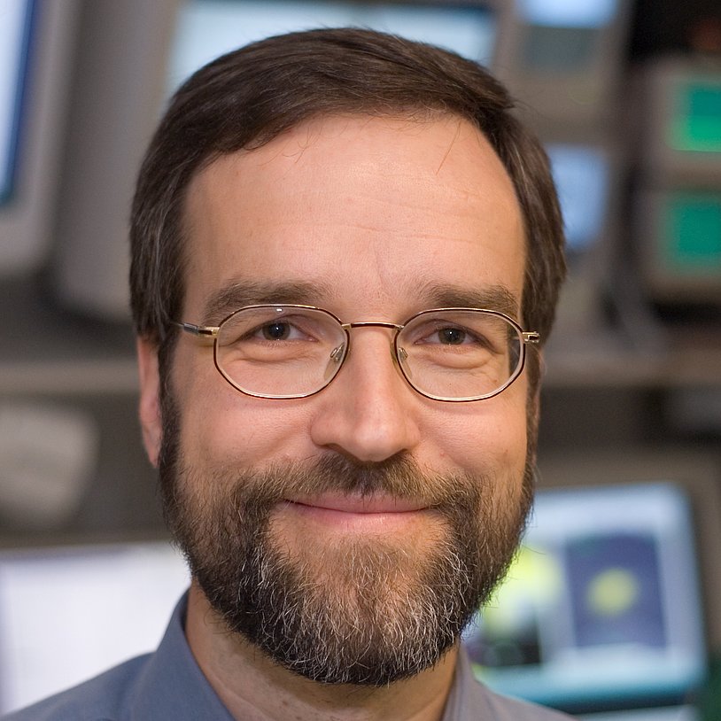 Portrait von Prof. Dr. Stefan Treue