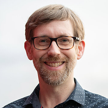 Portrait von Prof. Dr. Keram  Pfeiffer