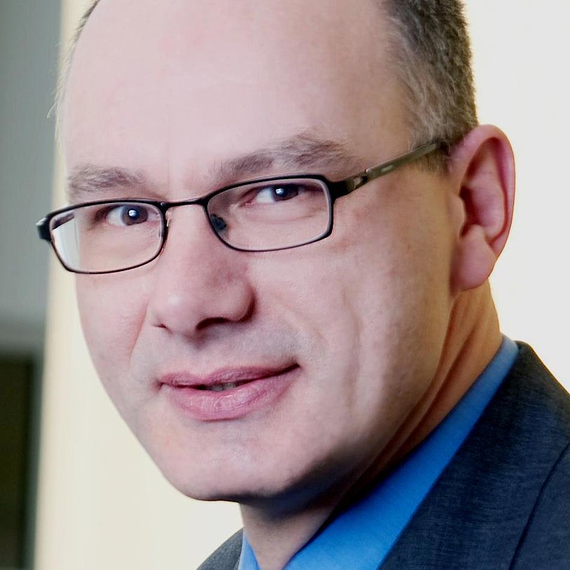 Portrait von Prof.Dr.-Ing. Stefan Vöth