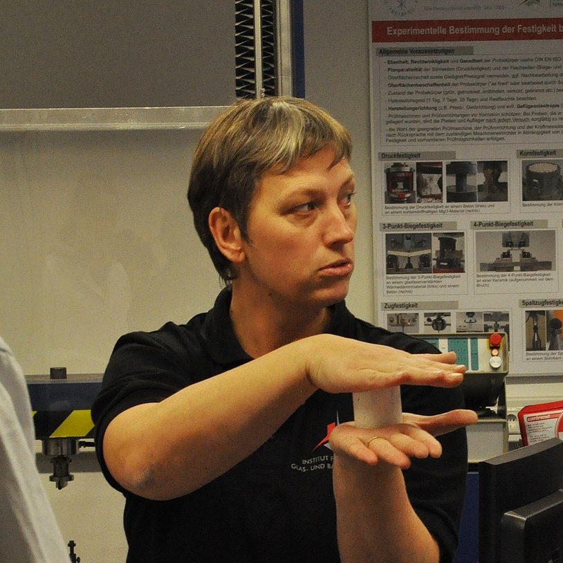 Portrait von Dr.-Ing. Jana   Hubálková